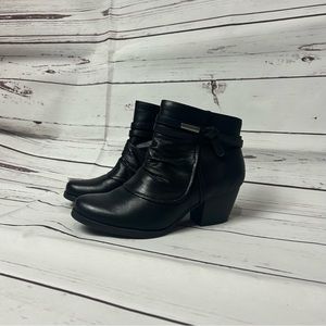 Women’s Yuu boots size 7